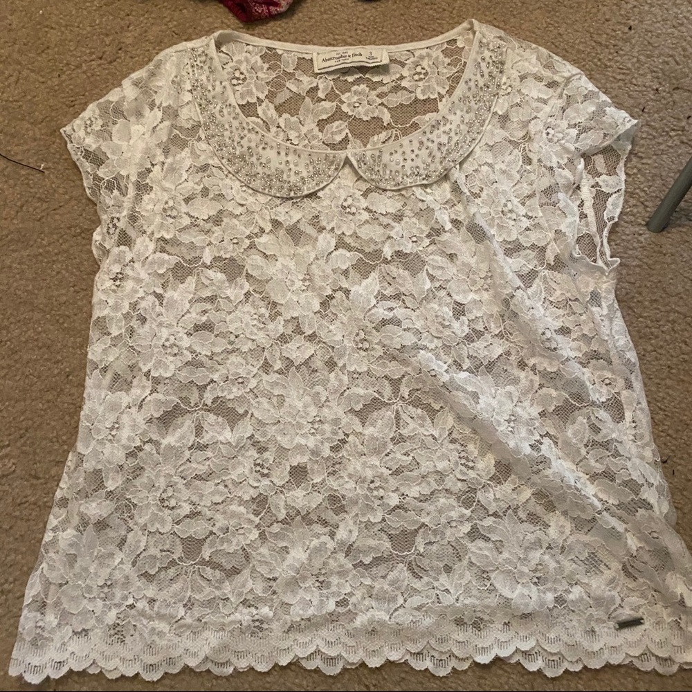 EUC a&f white lace overlay t shirt